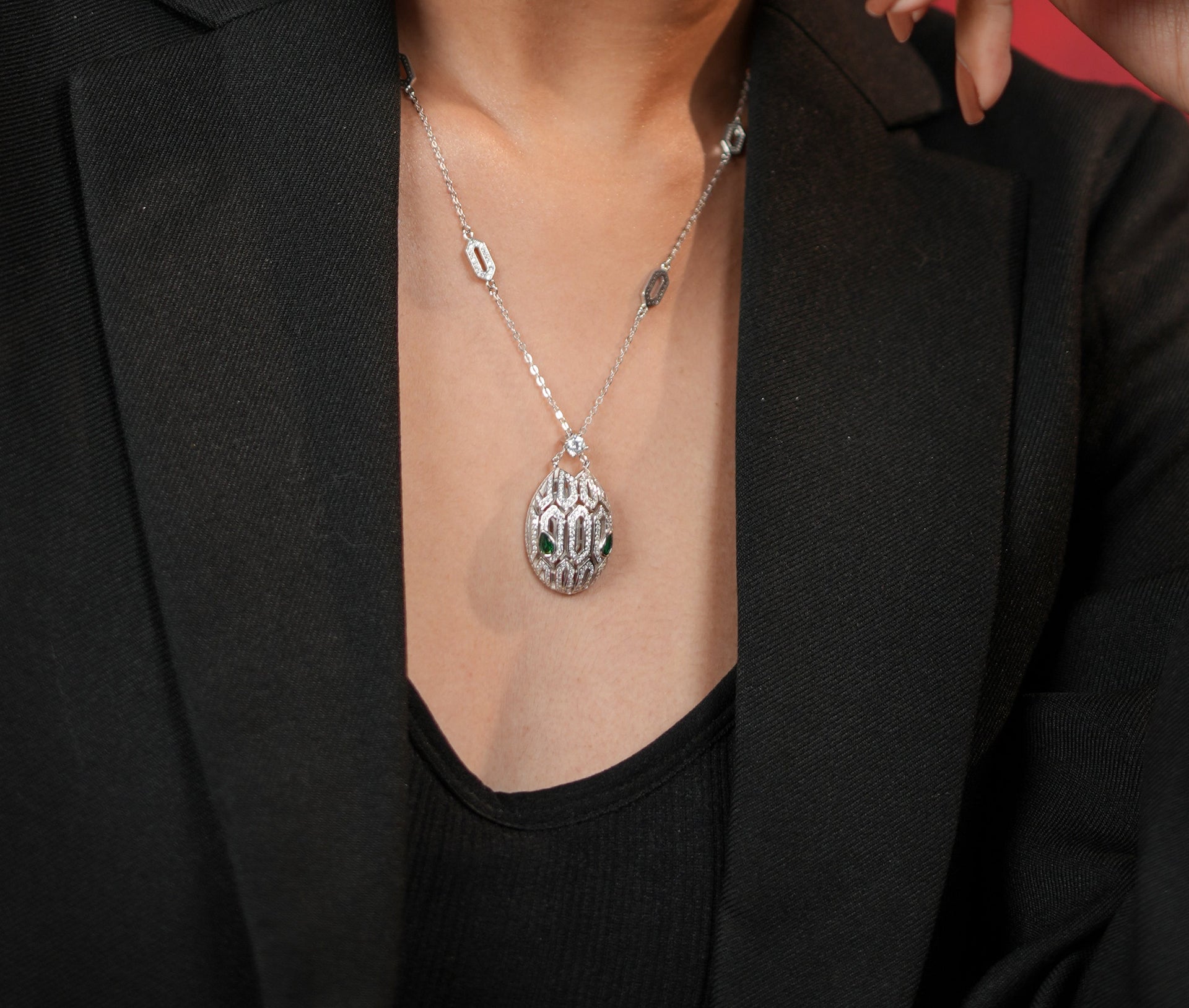 Twinrays Emerald Hiss Necklace